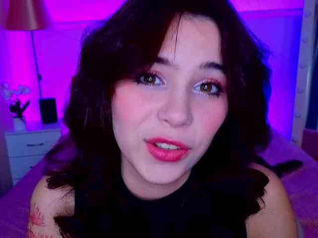 CoralineJones webcam