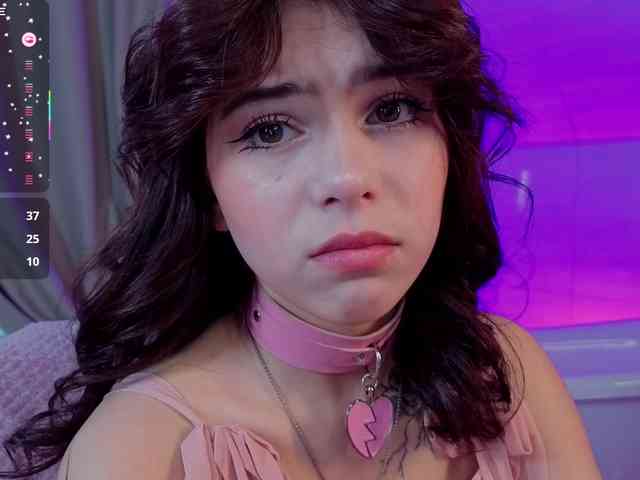 CoralineJones webcam