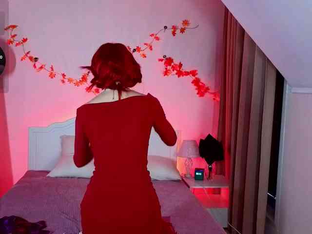 CoralineJones webcam