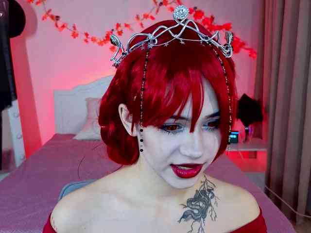 CoralineJones webcam