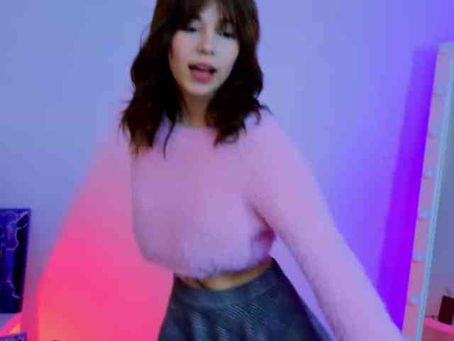 CoralineJones webcam
