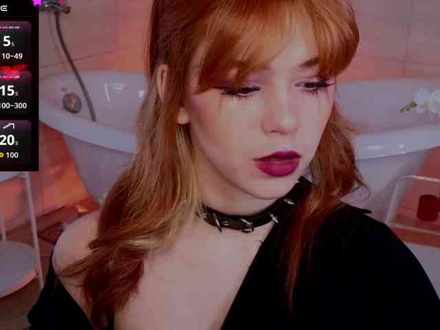 CoralineJones webcam