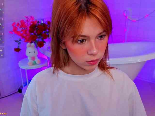 CoralineJones webcam