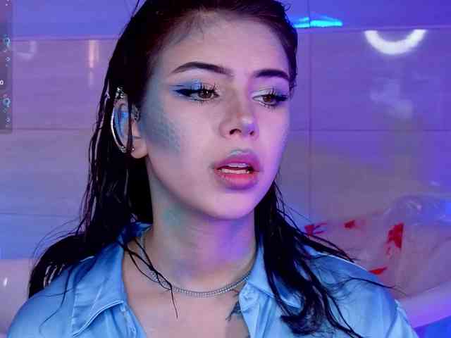 CoralineJones webcam