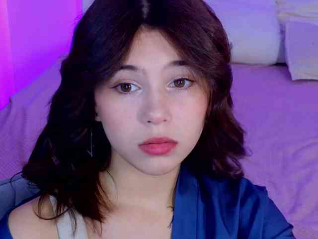CoralineJones webcam