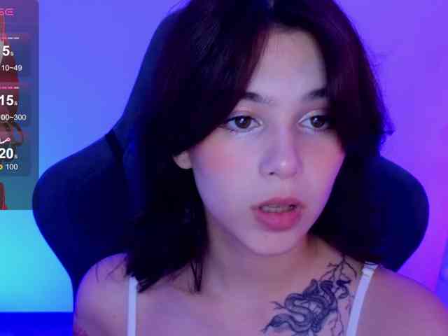 CoralineJones webcam