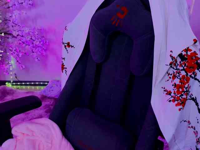 CoralineJones webcam