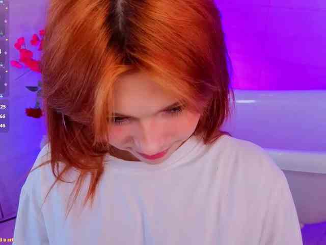 CoralineJones webcam