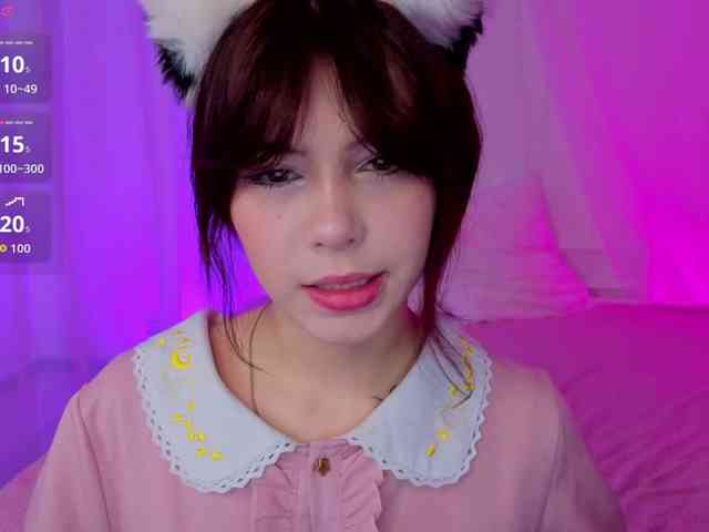 CoralineJones webcam