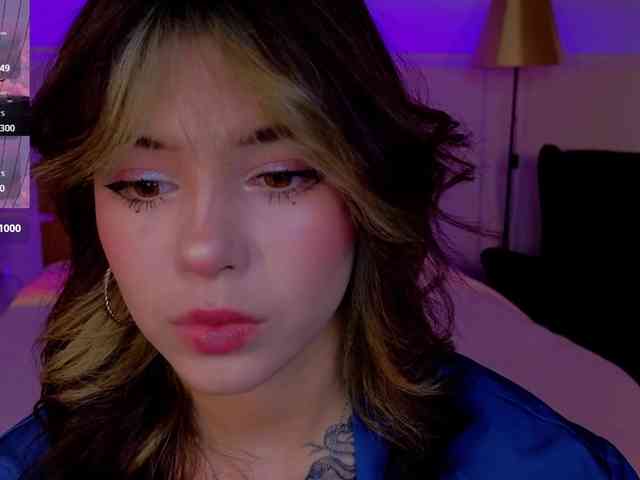 CoralineJones webcam