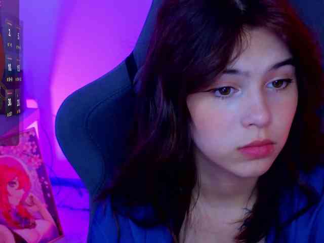 CoralineJones webcam