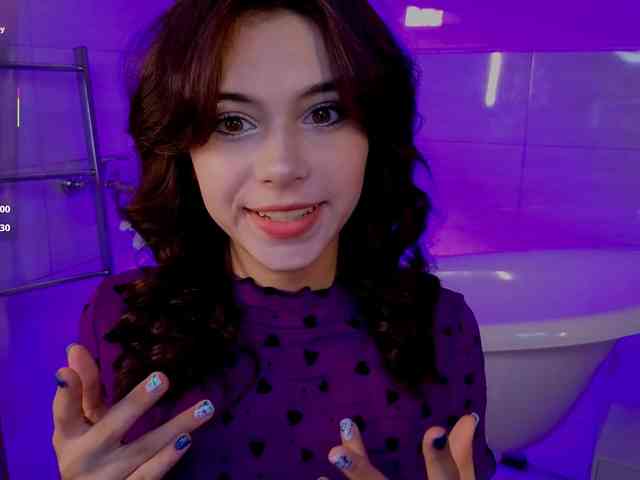 CoralineJones webcam