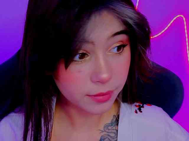 CoralineJones webcam