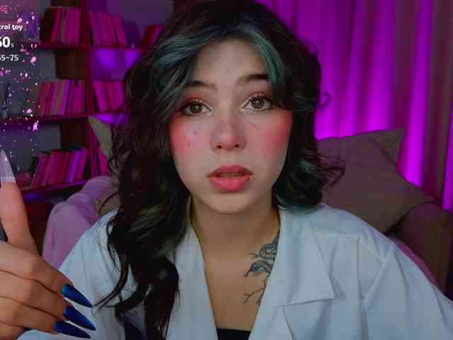 CoralineJones webcam