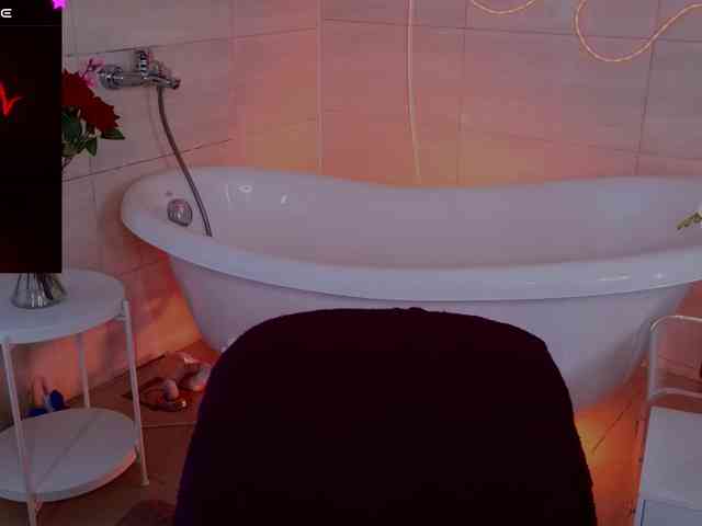 CoralineJones webcam