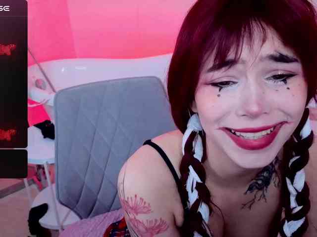 CoralineJones webcam