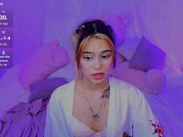 CoralineJones webcam