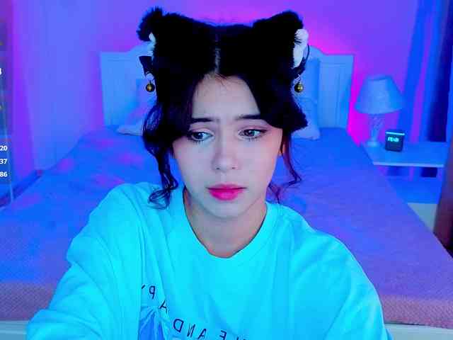 CoralineJones webcam