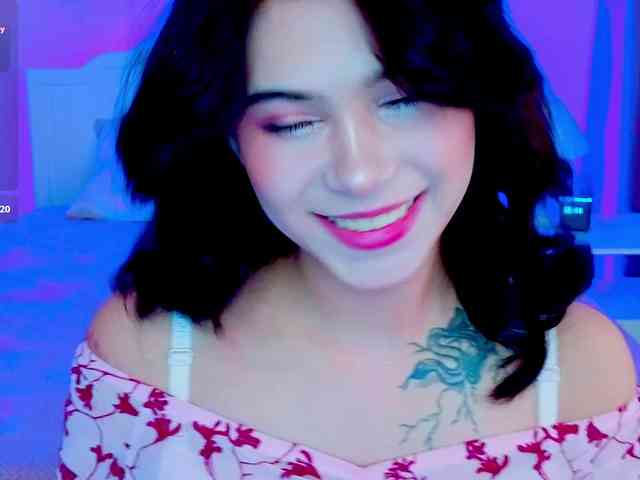 CoralineJones webcam