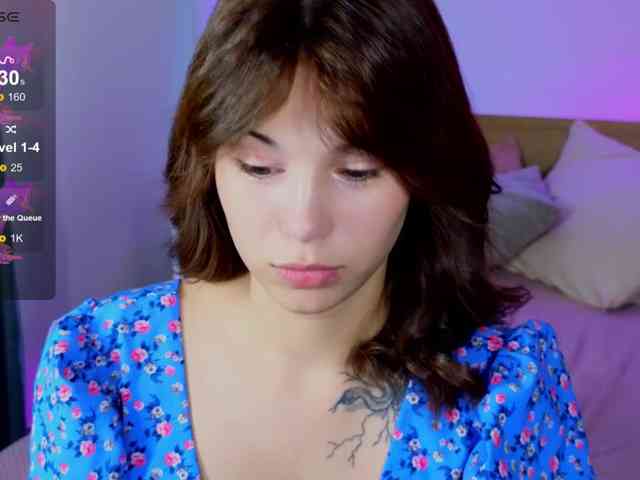 CoralineJones webcam