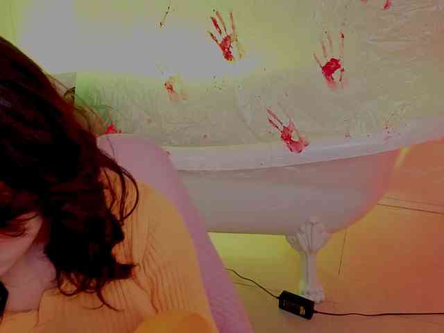 CoralineJones webcam