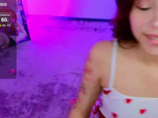 CoralineJones webcam