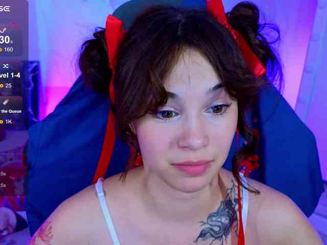 CoralineJones webcam