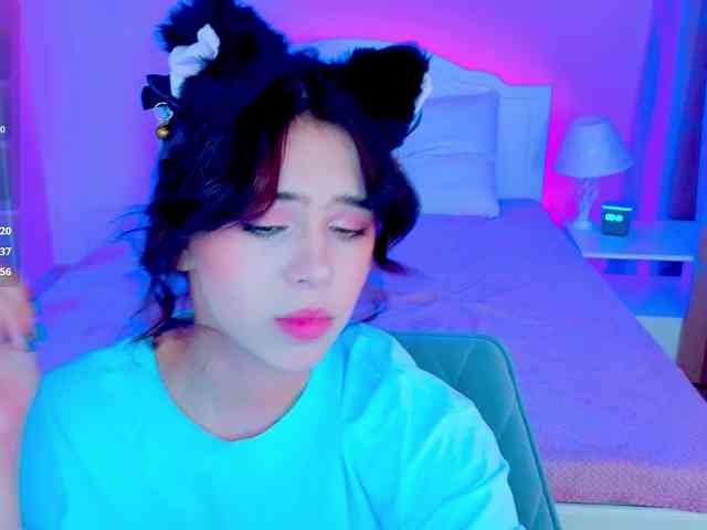 CoralineJones webcam