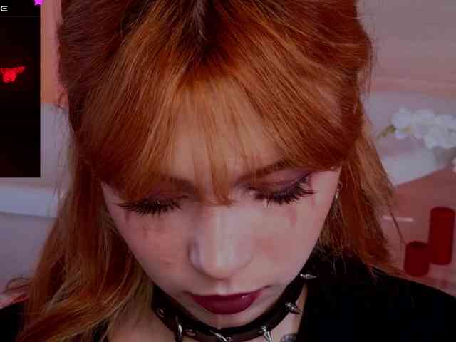 CoralineJones webcam