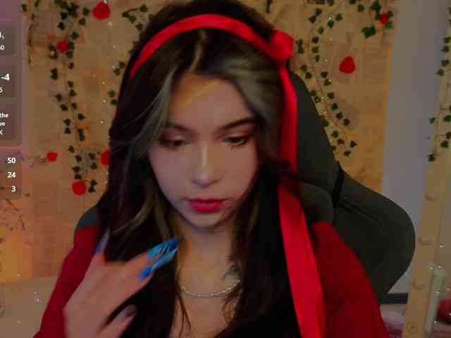 CoralineJones webcam