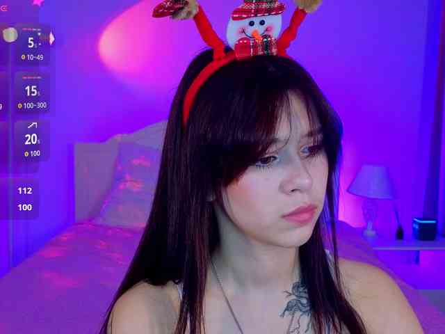 CoralineJones webcam