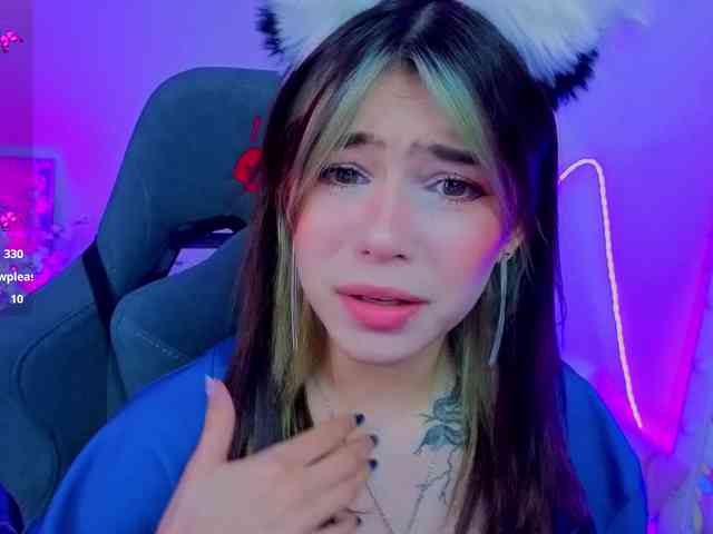 CoralineJones webcam