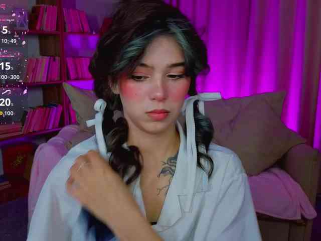 CoralineJones webcam