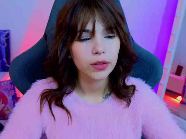 CoralineJones webcam