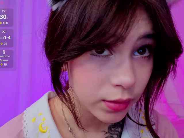 CoralineJones webcam