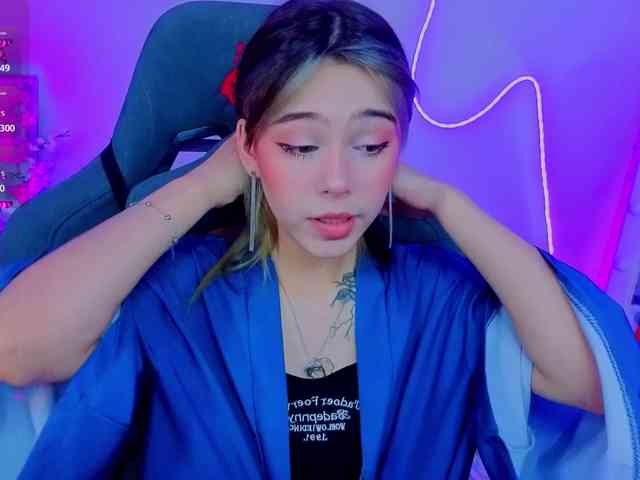 CoralineJones webcam