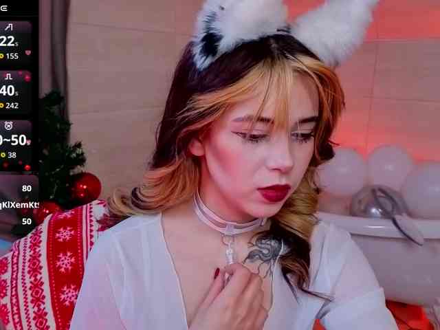 CoralineJones webcam