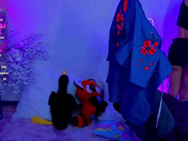 CoralineJones webcam