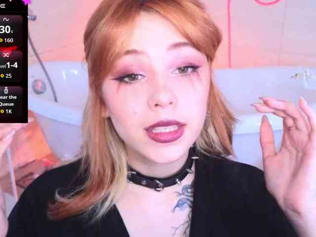 CoralineJones webcam