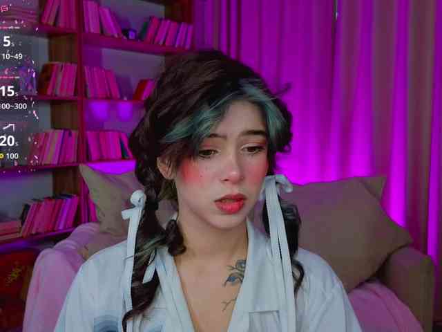 CoralineJones webcam