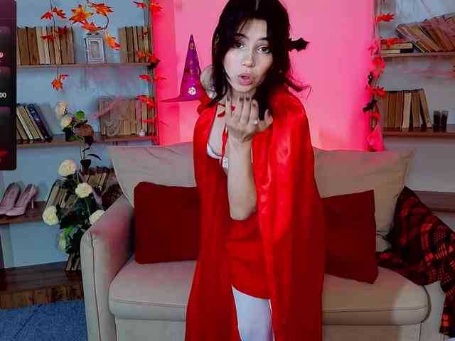 CoralineJones webcam