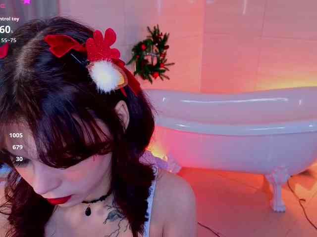 CoralineJones webcam