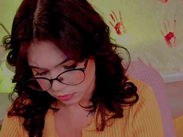 CoralineJones webcam