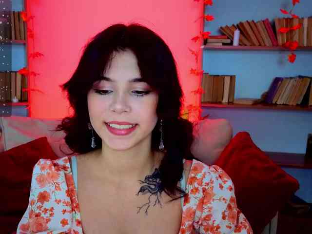 CoralineJones webcam