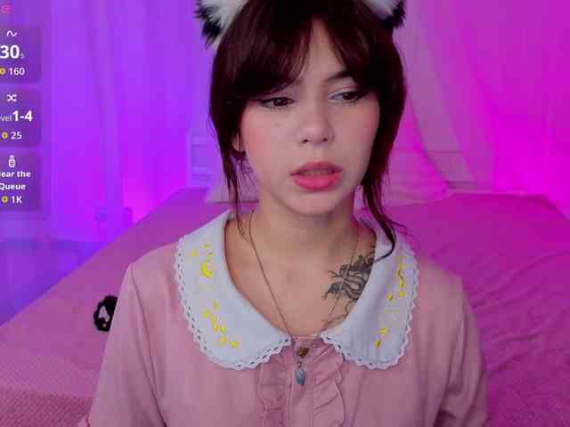 CoralineJones webcam