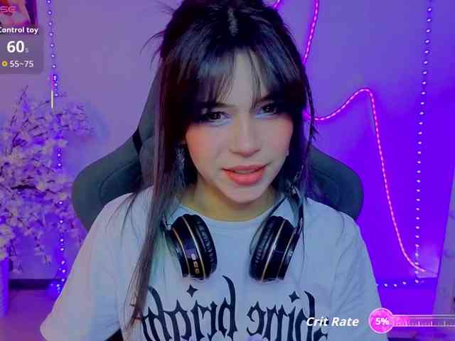 CoralineJones webcam