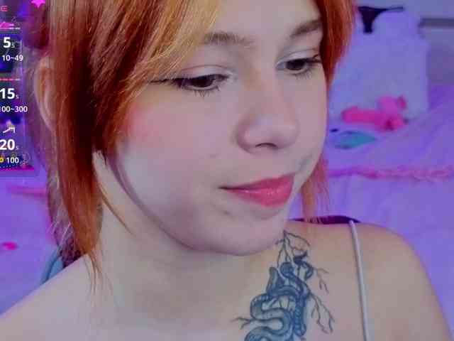 CoralineJones webcam