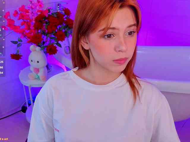 CoralineJones webcam