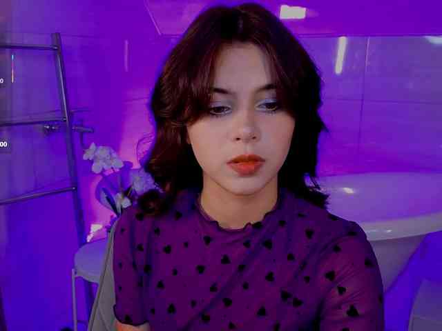 CoralineJones webcam