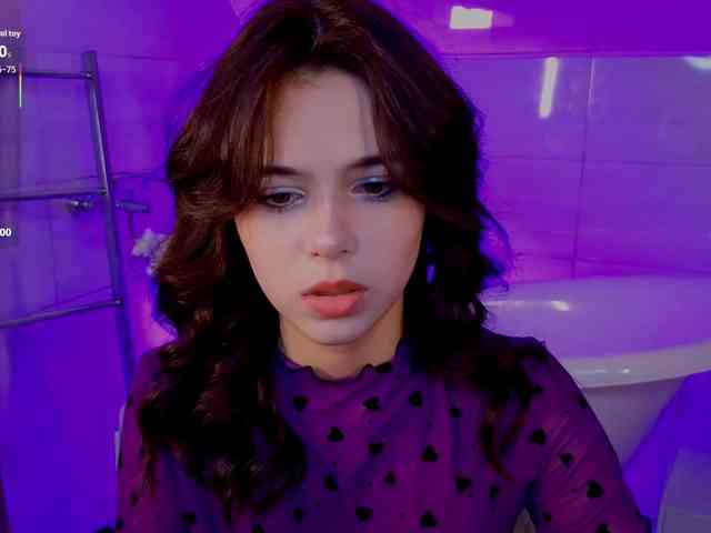 CoralineJones webcam